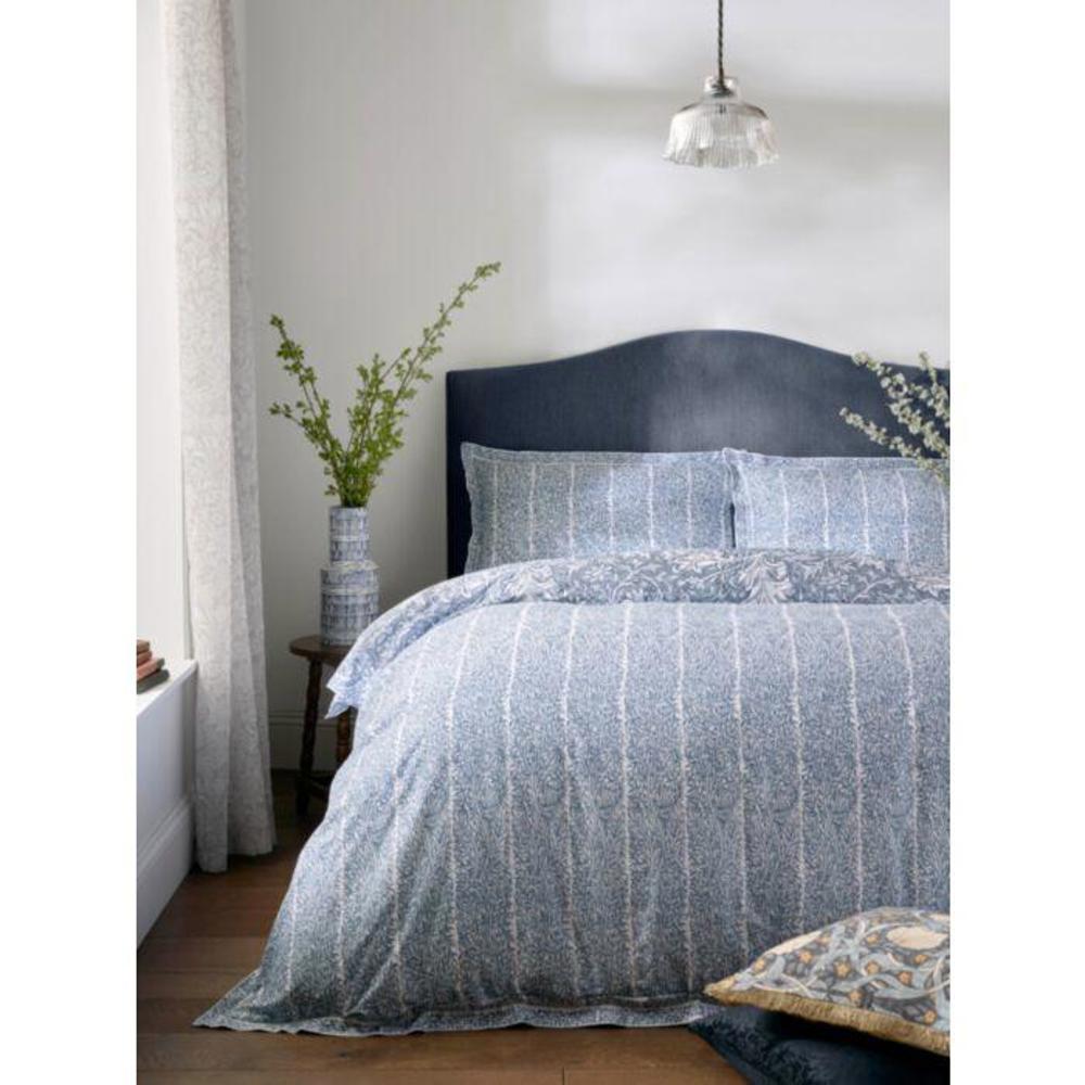 William Morris at Home Frieze Double Bough Duvet Set